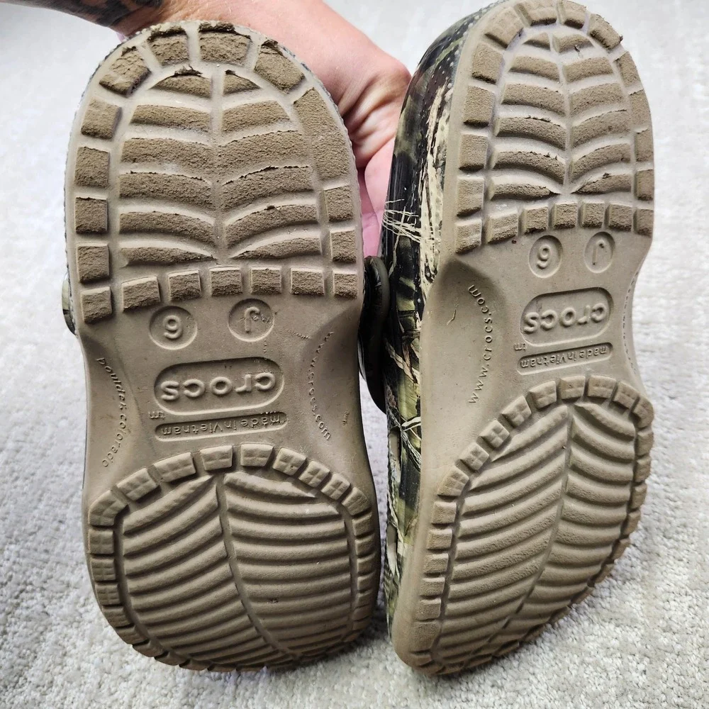 CROCS classic clogs